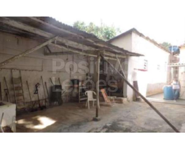 Foto de LOTE 2 - PARTE IDEAL DE 1/12 DE CASAS E UM PRÉDIO RES. E COM. - ATIBAIA/SP