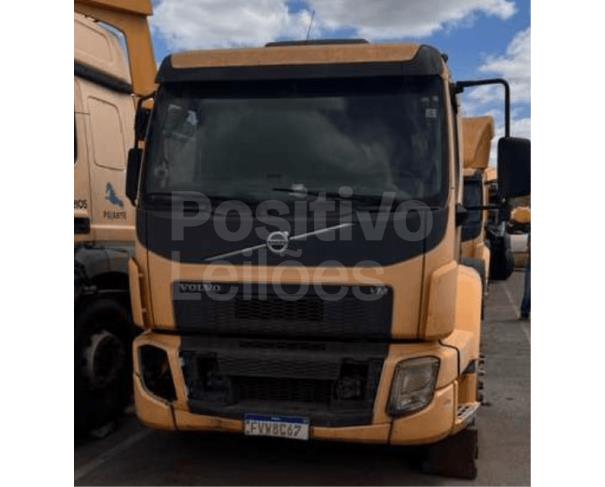 Foto de LOTE 07 - CARRETA VOLVO VM 330 ANO 2022/2022 PLACA FVW8C67