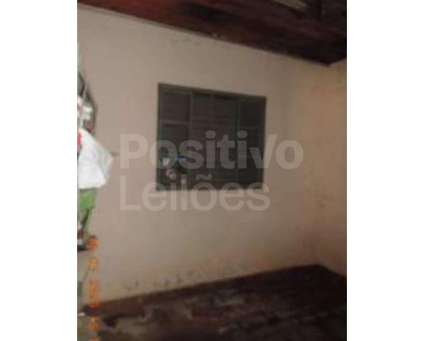 Foto de LOTE 2 - PARTE IDEAL DE 1/12 DE CASAS E UM PRÉDIO RES. E COM. - ATIBAIA/SP