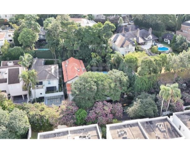 Foto de MANSÃO COM A.T. DE 1.296,37M² - CIDADE JARDIM/SP