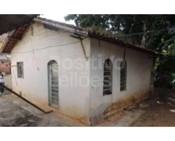 Foto de LOTE 2 - PARTE IDEAL DE 1/12 DE CASAS E UM PRÉDIO RES. E COM. - ATIBAIA/SP